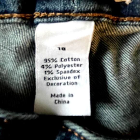 LANE BRAYNT, SIZE 18 CAPRI WITH LACE AND TORN LOOK - Picture 6 of 7